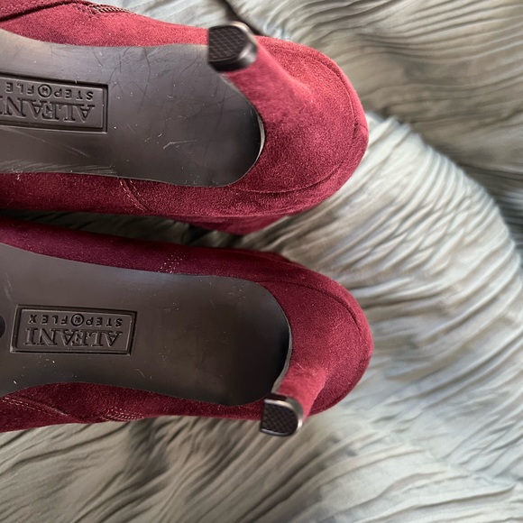 Alfani new without box suede burgundy short boot - Picture 8 of 9
